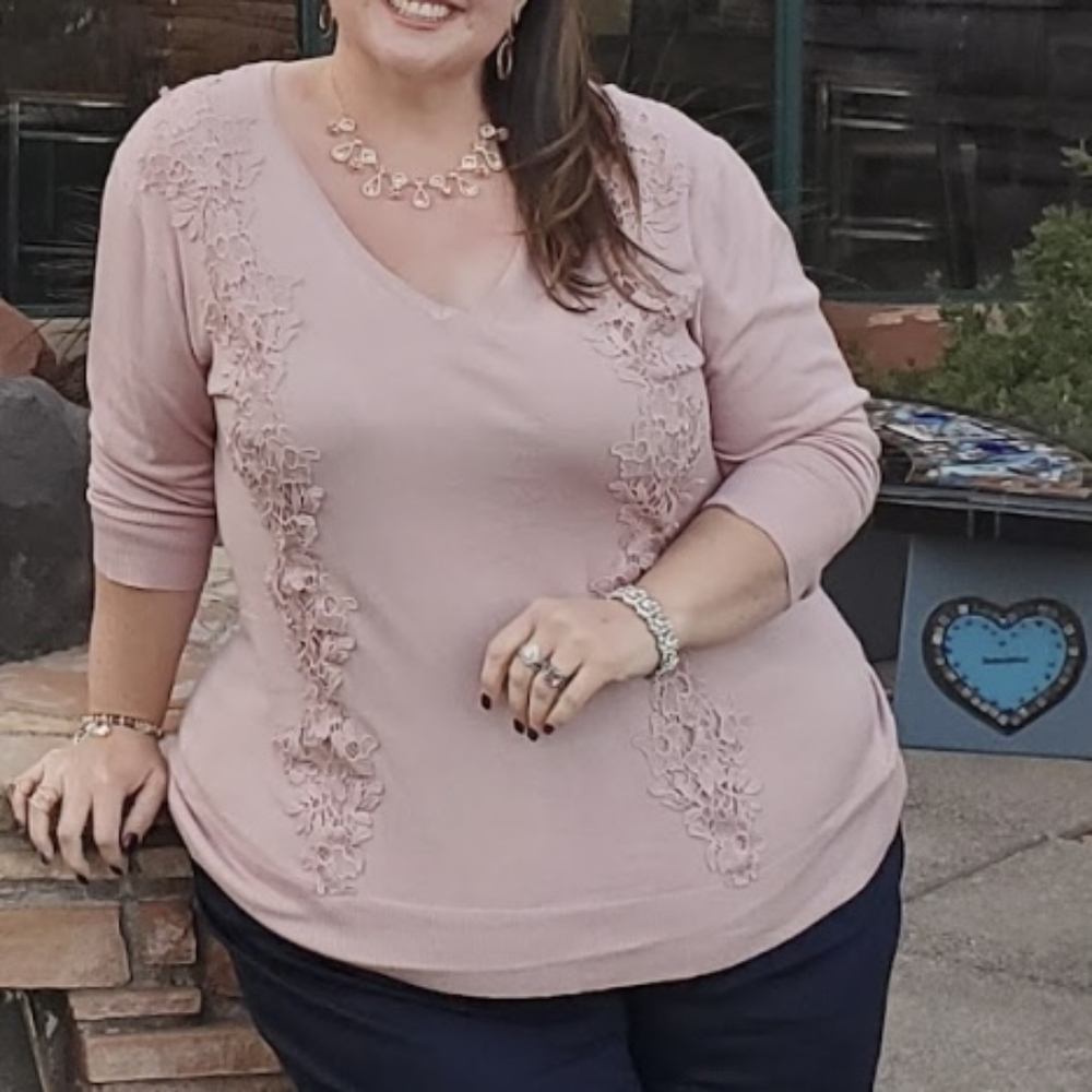 Lightweight Lane Bryant Sweater Raised Appliqué Embroidery Dusty Rose Pink 18/20 - Picture 4 of 16